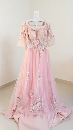 Pink embroidered gown, size approx L فستان سهرة وردي