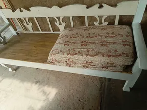 تخت خشب انتيكة