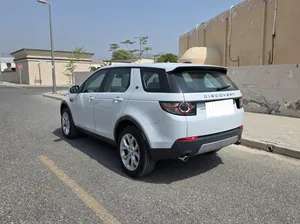 Dhs 26500/= Land Rover Discovery Sport 2016 Gcc مسرفس بالكامل  تشيكات وكالة  - بدون حوادث - رقم واحد
