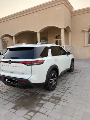 للبيع نيسان باتفندر نظيف جدا