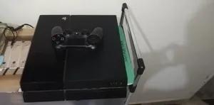 PS4 Fat للبيع مع مانيط أصلية