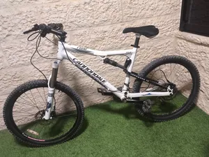 مواصفات البسكليت : النوع: Cannondale Rize 4 الفئة: Mountain Bike / Full Suspension مقاس العجلات: 2