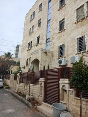شقه بموقع مميز للاستثمار او السكن شفا بدران