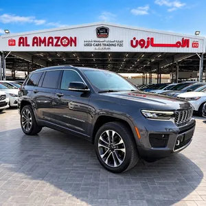 Jeep Grand Cherokee L overland 2022. 3.6L V6 with low odometer 84,000 KM and RWD