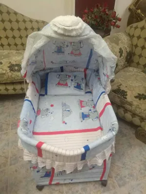 سرير أطفال للبيع بحالة الجديد
