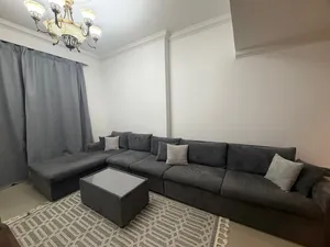 طقم كنب مع طاولة وسط بحجم 6 مقاعد موديل عصري  / sofa set with coffee table 6 seats modern style