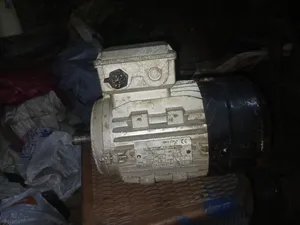 ماتور حركة إيطالي لسة بحالته ولف بلادة 3فاز2770لفة
