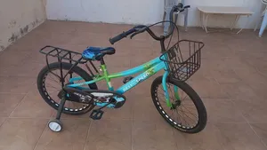 بسكليت للاطفال جديد استخدام خفيف جدا