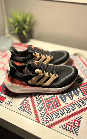 Adidas Ultraboost Light size :44 - حذاء أديداس ألترابوست لايت مقاس جديد