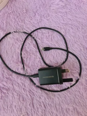 IPHONE CHARGER
