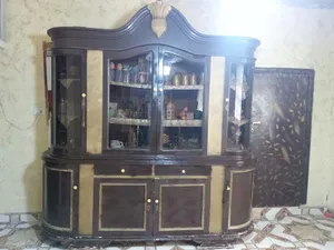بوفيه مستعمل فقط بده دهان قطعتين واسع وكبير خشب زان ثقيلل