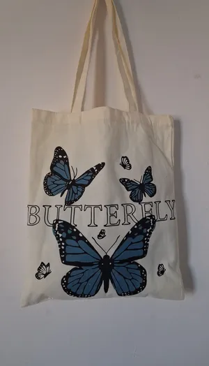 حقيبة قماشية عصرية وأنيقة (Tote Bag) بتصميم مائي مميز
