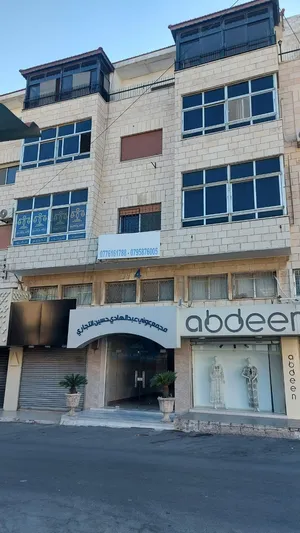 مكتبان للإيجار السنوي في شارع مكة، خلف مجمع جبر: 70 و 160 متر