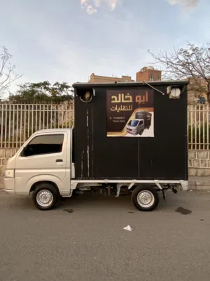 دباب كاري 2023 ماشي 6500 صندوق ارتفاعه 2 متر تصميم خارجي لمطعم متنقل