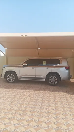 تويوتا لاند كروزر 2024 VXR للبيع