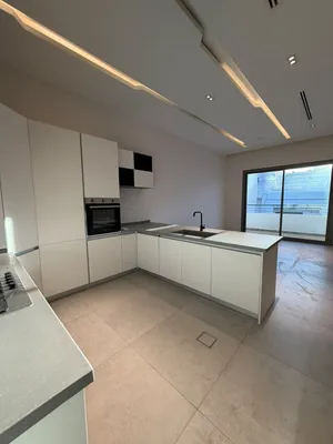 220 m2 4 Bedrooms Apartments for Rent in Tripoli Al-Seyaheyya