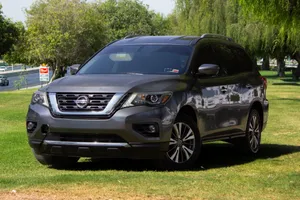 Used Nissan Pathfinder in Muscat