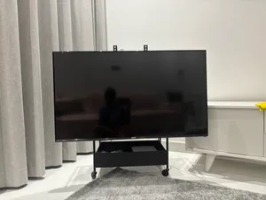 Samsung UA43J5100AR  43-inch Full HD (1920x1080) LED TV from the Series 5.Decently used...
