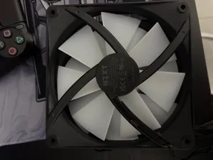مراوح بي سي من نوع NZXT