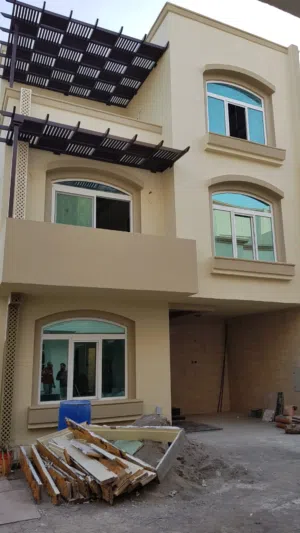 فيلا للبيع في حي الكوثر بالخوض داخل مجمع سكنى بسعر ممتاز ليه دخل شهرى البيع من غير الاثاث