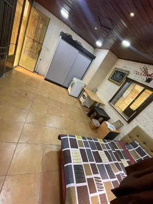 استديو غرفة ومطبخ وحمام ارضي مدخل مستقل