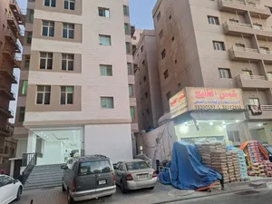 مطلوب شخص لمشاركة استوديو بحولي شارع تونس