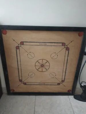 Carrom board