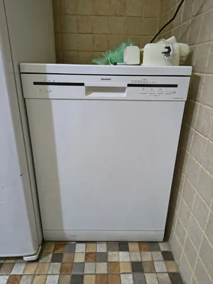 Sharp Dishwasher With 6 Settings For Urgent Sale