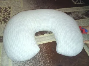 مخدة رضاعه شبه جديد