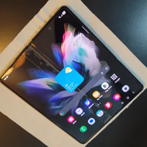 Samsung Galaxy Z Fold3 5G (زي الجديد)
