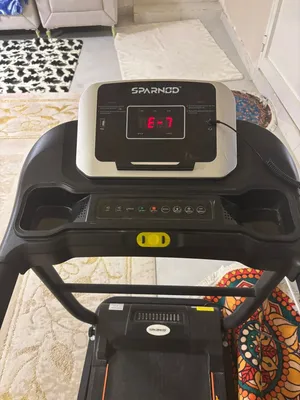It is a treadmill in like-new condition, clean, with a speed of 120.