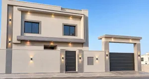 فيلا للبيع في المعبيلة بتشطيبات راقيه بمساحة واسعه وسط جميع الخدمات بسعر 63000 قابل لتفاوض سعر أقلاة