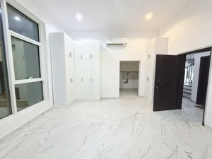 Monthly Rent Studio  Kitchen  Big Wardrobe 1st Floor  In Villa  Free Parking