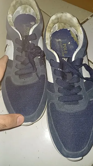 polo shoes 45 size blue color good shoes no damage it is new but need to be clean