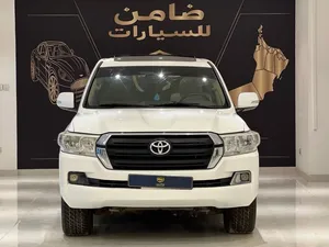 Used Toyota Land Cruiser in Muscat