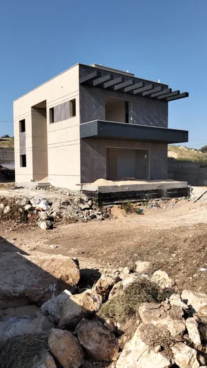 240 m2 3 Bedrooms Townhouse for Sale in Tulkarm Kur