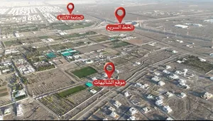 من المالك مباشرة: أرض سكنية مميزة – وبها مشروع شاليهات قائم ومشغل
