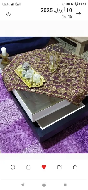 طاولة ضيافة ابيض في الاسود