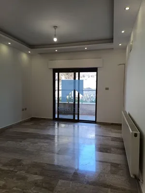شقة فاخرة للبيع في خلدا - قرب إشارة الدر المنثور طابق اول 240م تشطيب سوبر ديلوكس بسعر مغري لم تسكن