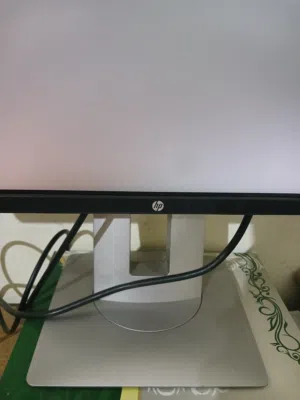 شاشة HP حجم 24 للبيع