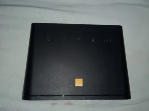 راوتر 220-orange B311s بدون أي كسور زي الجديد بالضبط بالعلبه بكامل مشتملاته لون أسود