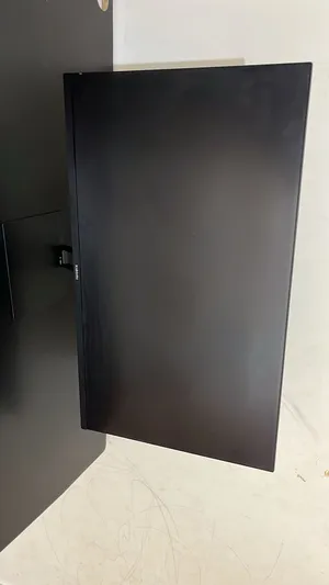 للبيع شاشه مستخدمه استخدام نظيف مافيها ولا شي  وللبيع ايضاً طاوله جيمنج نظيفه ومافيها ولا شي نظيفات