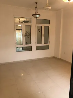 شقة للبيع .