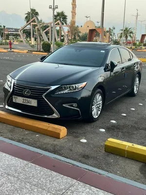 لكزس es 350 2017 خليجي للبيع السياره موجوده بالسعوديه الي يبغيها بنرجعها الإمارات والجاد فاله طيب...
