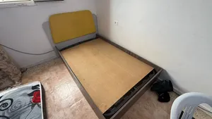 سرير للبيع مستعمل