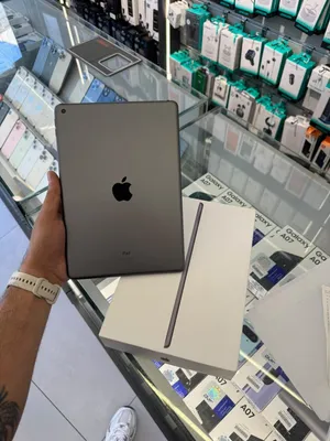 ipad 9 256gb/ بطارية 91  مستعمل بحالة الوكالة ولا ربع خدش نظافة عالية جدا مع كرتونته