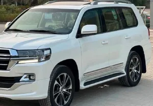 Used Toyota Land Cruiser in Muscat
