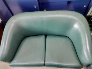 طقم كنب بحالة جيدة جدا