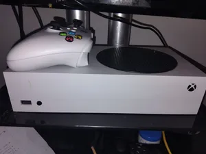 Xbox Series S مستعمل 6 أشهر