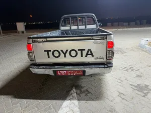 هايلوكس موديل 2012نظيف
